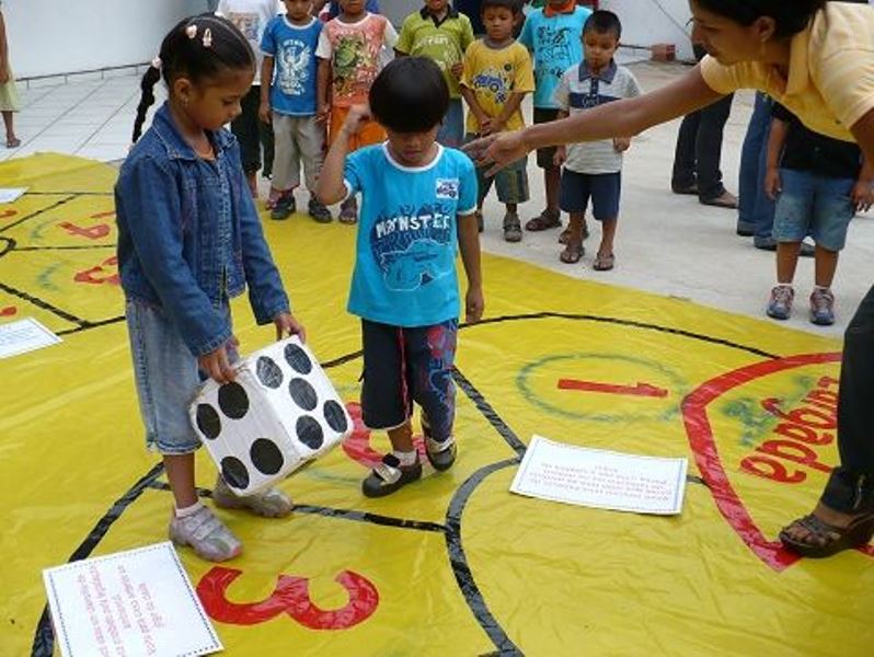 UA Enkaixa Atividade Lúdika iha atividade “English For Kids”