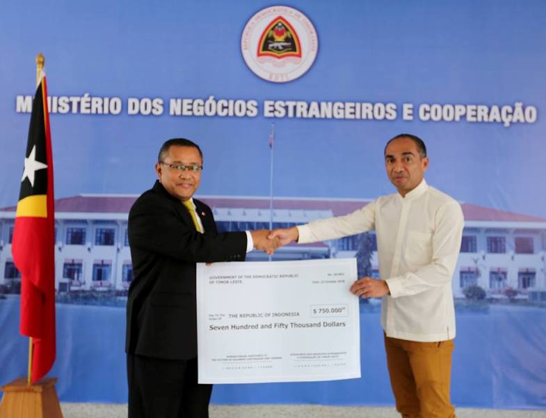 Timor-Leste Entrega Ona Apoiu Umanitáriu Ba Indonézia