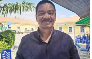 AMD Sei Harii Uma Andár Haat iha Merkadu Taibessi