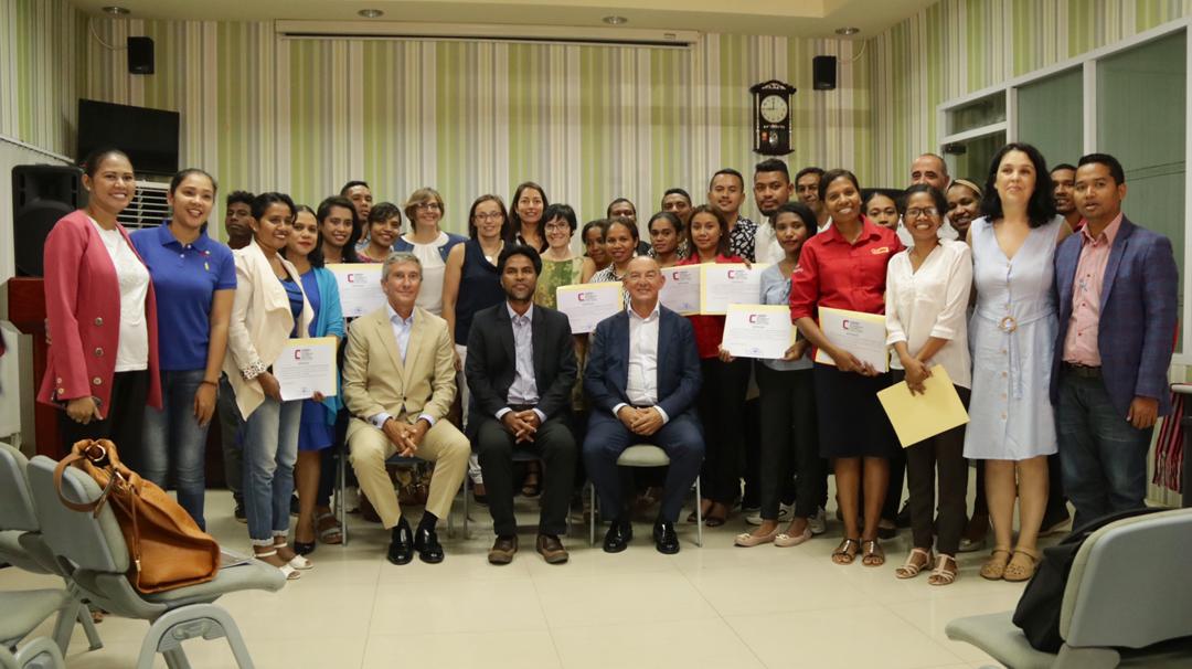 Institutu Camões ho SEKOMS Atribui Sertifikadu ba Profisionaís KomSos 70