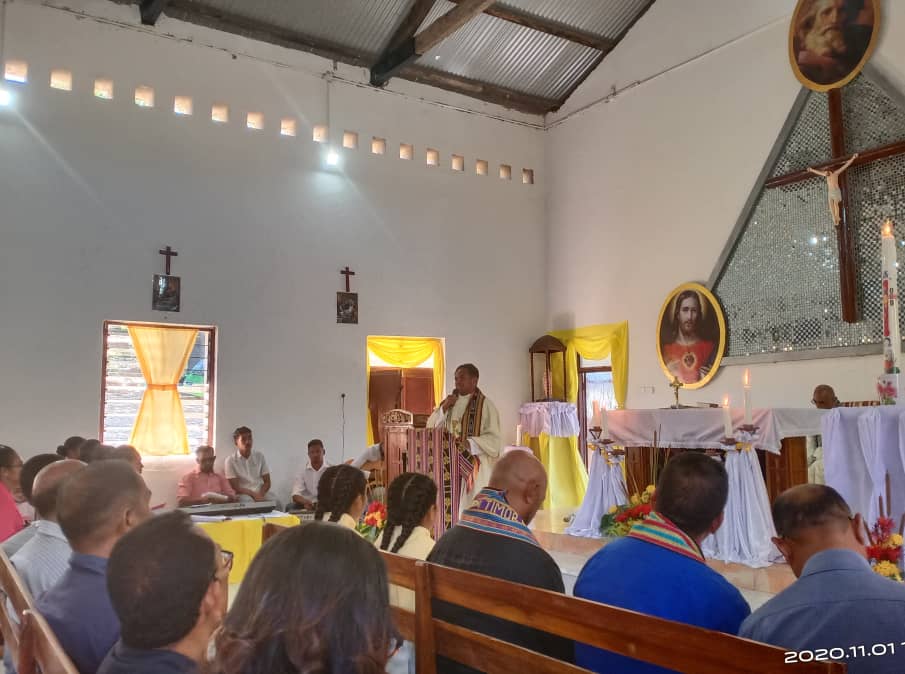 Vigáriu Jerál Dioseze Baucau inaugura igreja Tutuala