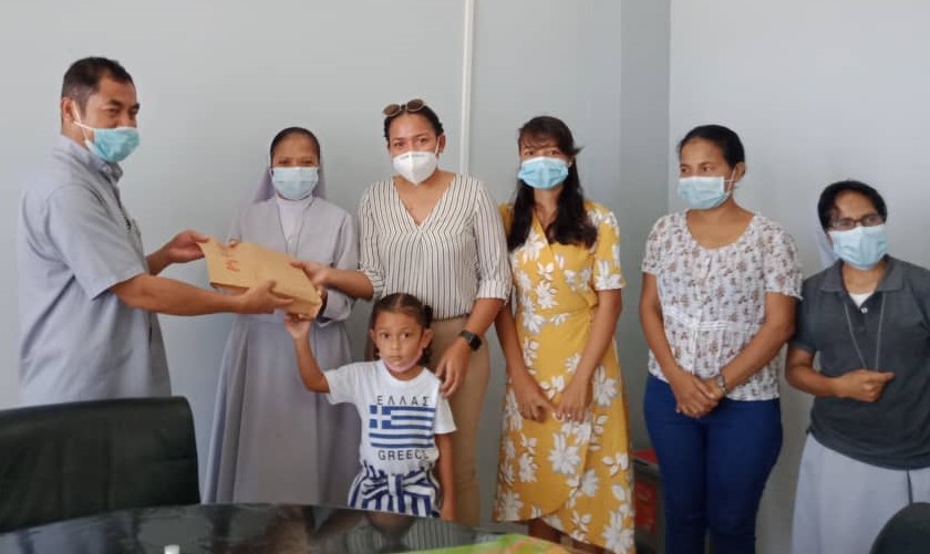 Grupu Lolo Liman Fuan Ba Timor entrega $26.600 ba Arsebispu Dili