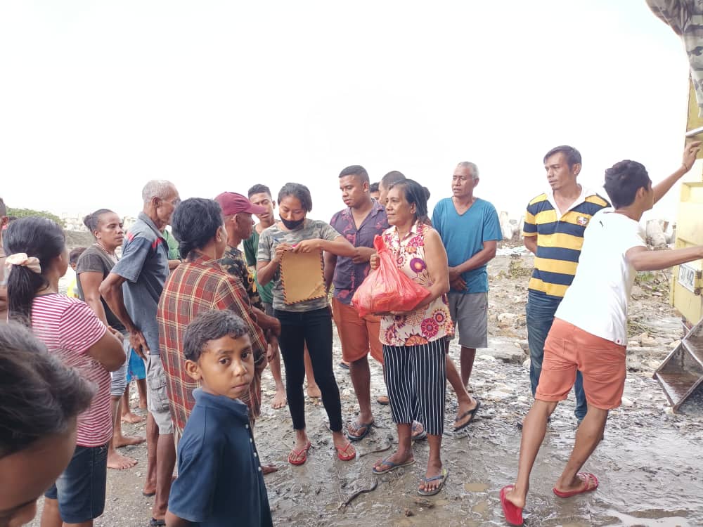 Xanana halibur Manatuto-anan apoia vítima dezastre iha Manatuto