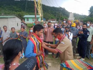 Autoridade lokál-komunidade Fuat Iliomar simu Naroman ba Suku ho haksolok