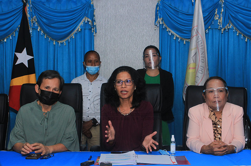 Benefisiáriu bolsa hakbiit 410 asesu bá IESP