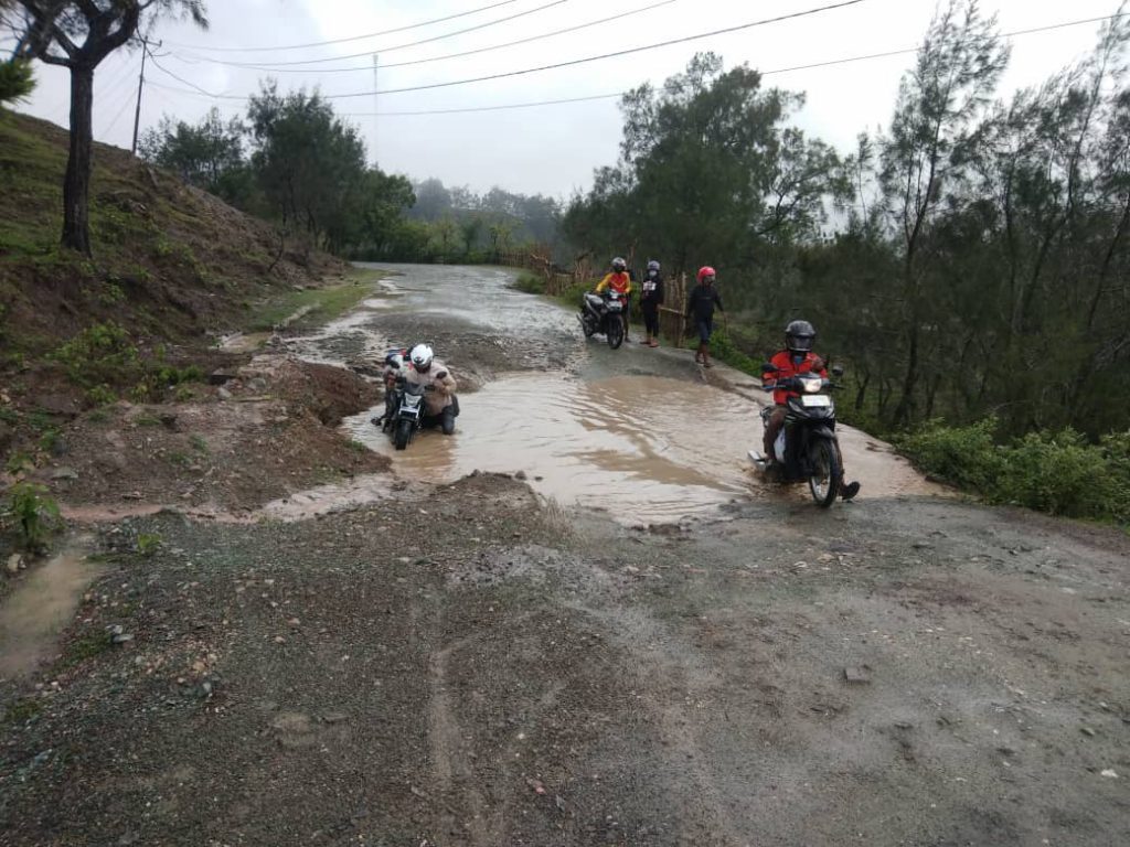 Projetu estrada rurál kilómetru 18,45 iha Bobonaru hahú implementa