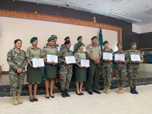Tenente Leandra sai vensedora konkursu diskursu públiku femenina militár