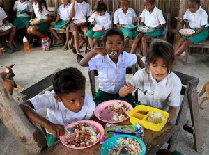 Servisu Edukasaun Dili hetan millaun $3,3 ba programa merenda eskolár