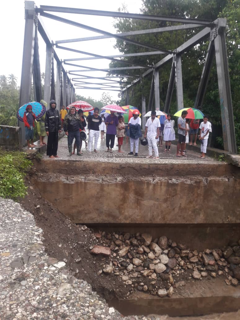 Ponte Uani-uma Viqueque kotu difikulta movimentu transporte no ema
