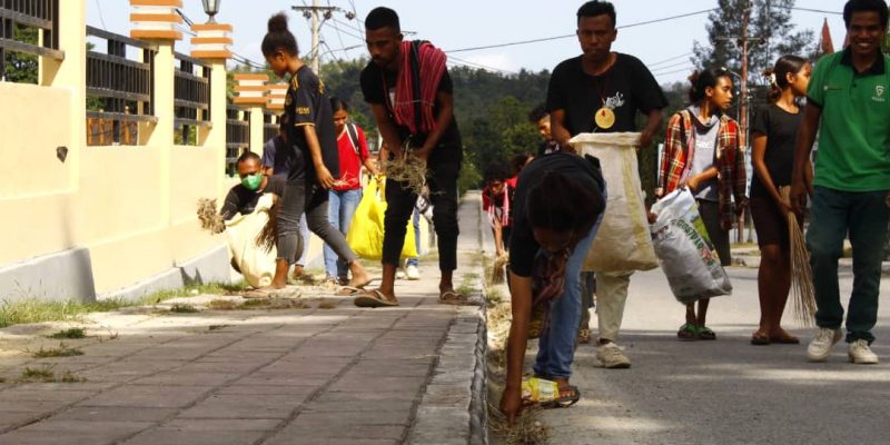 Joven Viqueque realiza atividade limpeza iha ámbitu komemora loron konsulta populár