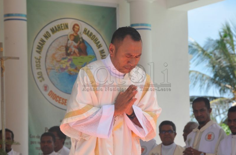 Frater Justino Pinto ordenadu nu’udar diákonu iha katedrál Baucau
