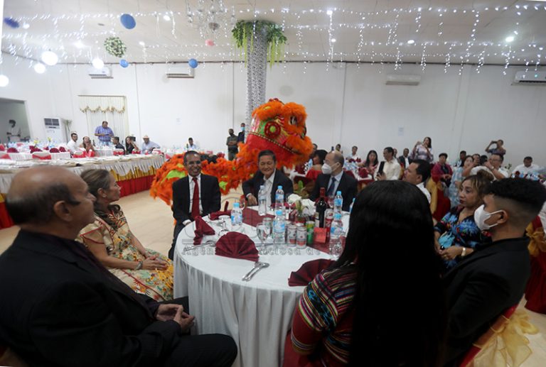 PM selebra natal ho komunidade Xinesa