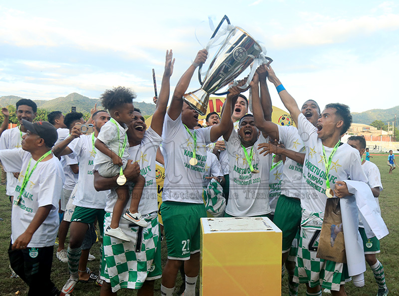 FOTO ATUÁL: Karketu Dili FC kampiaun LFTL époka 2022-2023