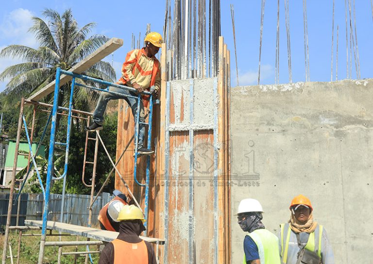 Trabaillador CHL sira