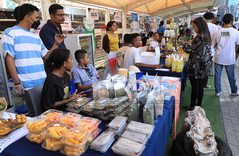 FOTO ATUÁL: Feira emprendedorizmu ba foinsa’e sira