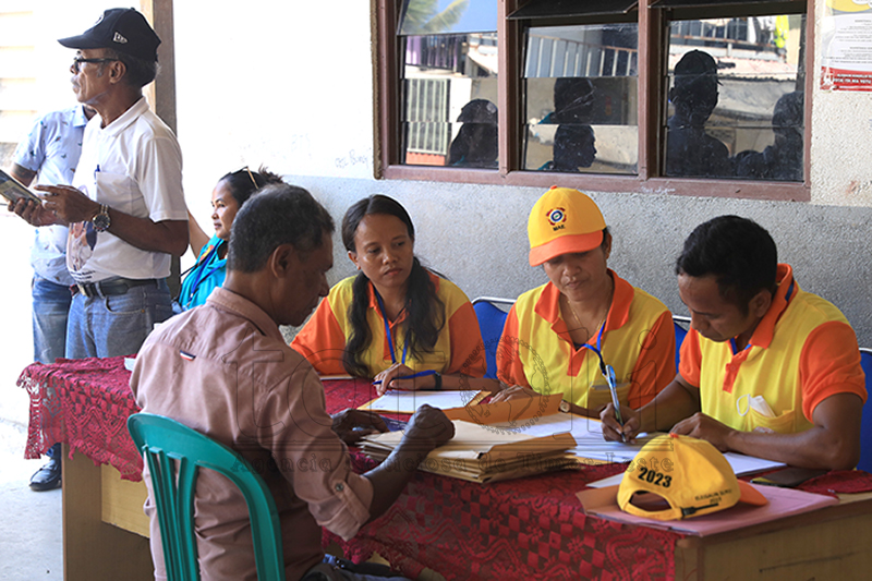 Asembleia suku no aldeia tenke serbisu ho imparsiál iha prosesu verifikasaun lista