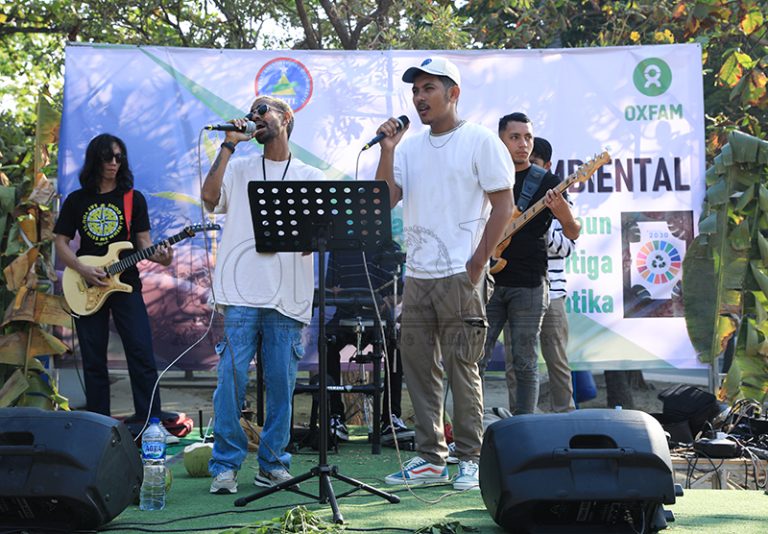 Banda Juju and Firends