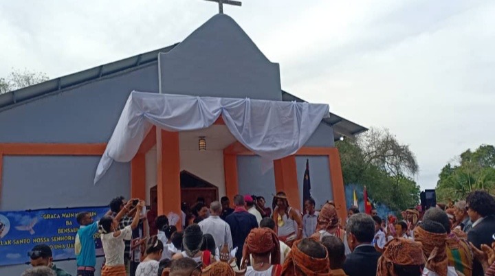 Dom Leandro inaugura kapela Uetali Viqueque
