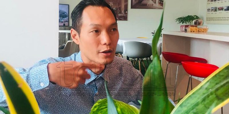 Pelican Paradise utiliza ekipamentu pezadu empreza lokál ba konstrusaun faze dahuluk