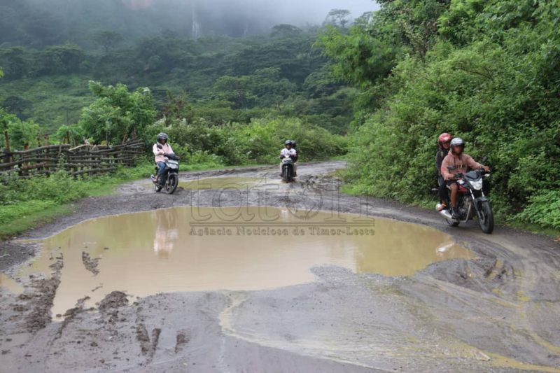 Komunidade husu Governu tau-matan ba estrada Maliana-Bobonaro