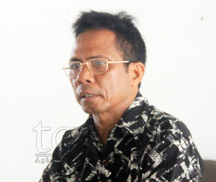 Eskola ESTV 28 Novembru menus profesór