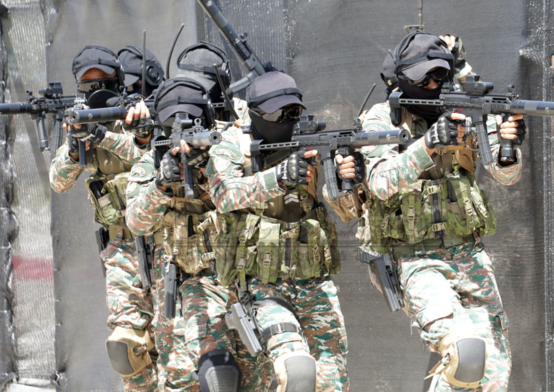 FOTO ATUÁL: Atrasaun F-FDTL oinsá kombate terrorista