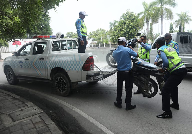 Polisia Tranzitu1