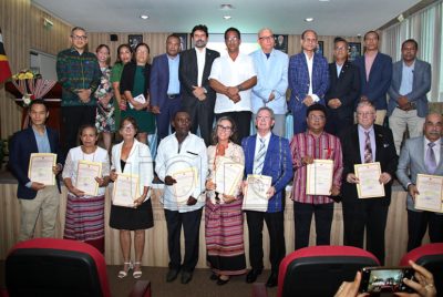 Governu atribui sertifikadu nasionalidade timoroan ba estranjeiru na’in-186
