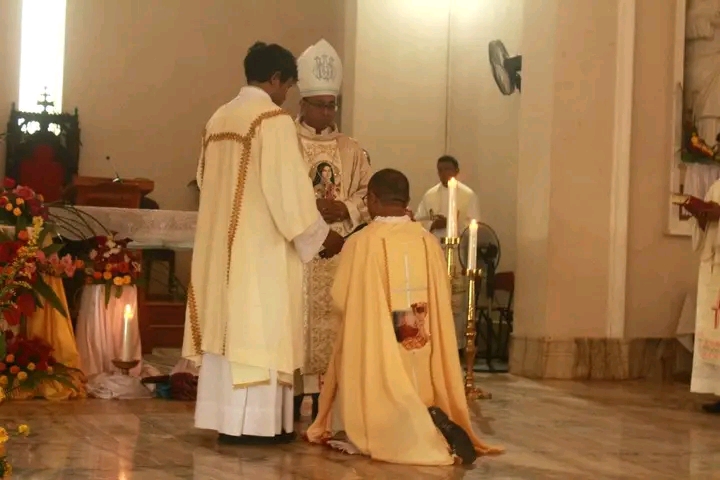 Bispu Leandro nomeia Padre José lidera parókia Santa Teresinha do Menino Jesus Ossu