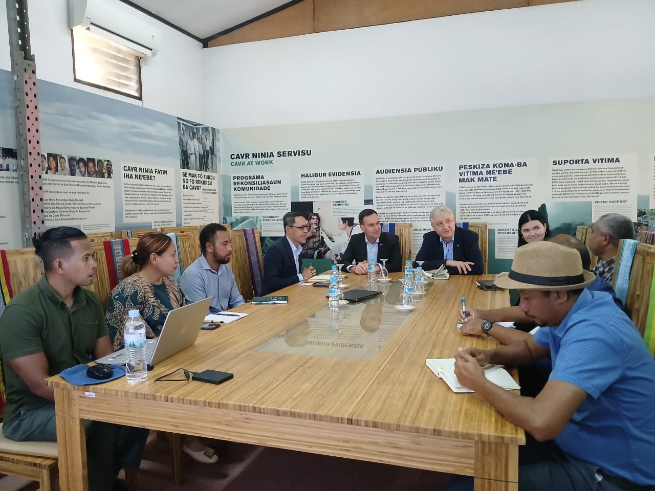 Embaixadór Finlándia no Ministru Konselleiru Alemaña observa projetu MAC-B iha CNC, I.P