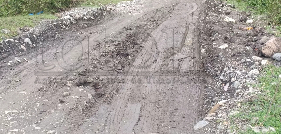 Estrada aat difikulta komunidade Ahic no Laline lori produtu bá merkadu