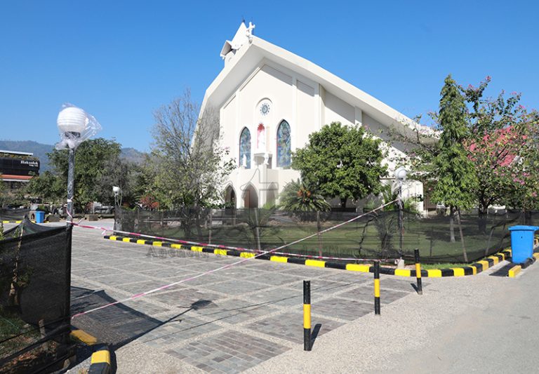 Katedral Dili1