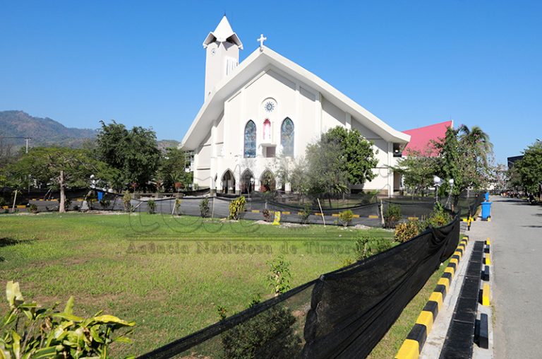 Katedral Dili2