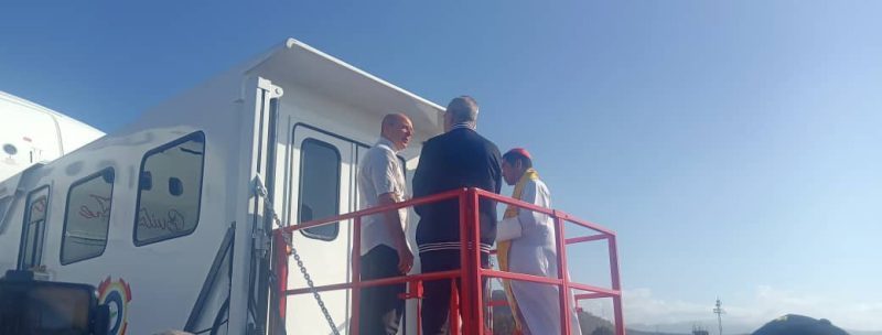 Kardeál fó bensaun ba ambulift no sala VVIP iha aeroportu Dili