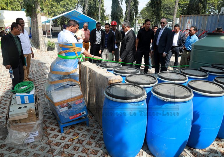 Tomak Apiu Ekipamentu Agrikultura