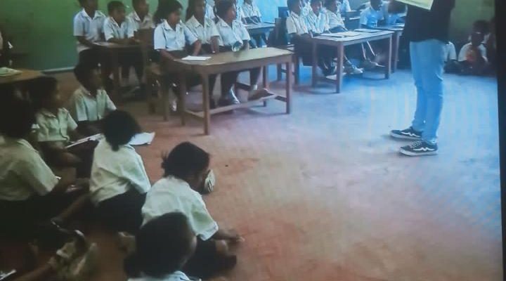 Estudante EBF Lasama Luca tuur iha rai partisipa ensinu aprendizajen