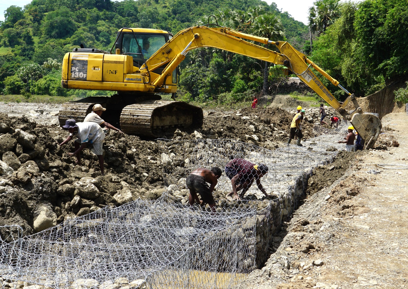 FOTO ATUÁL: Progresu serbisu projetu gabiaun metru 335 iha aldeia Oébaha
