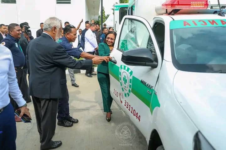 Governu entrega karreta ambulánsia ida ba Prezidénsia Repúblika