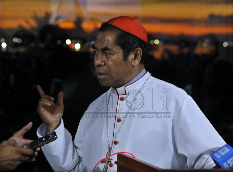 Dom Virgílio husu sarani sira kontinua reza ba Padre Domingos Maubere