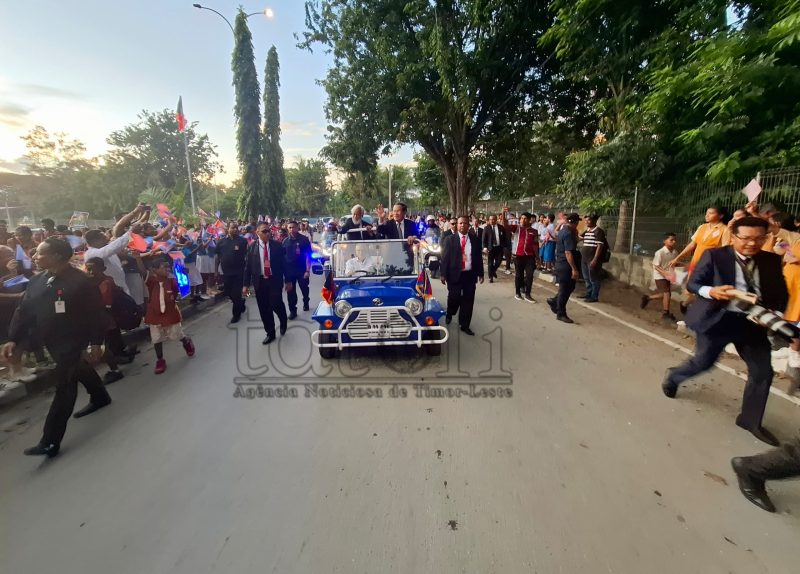 Xefe Estadu no PM simu direta Prezidente Senadu Kamboja iha aeroportu Dili