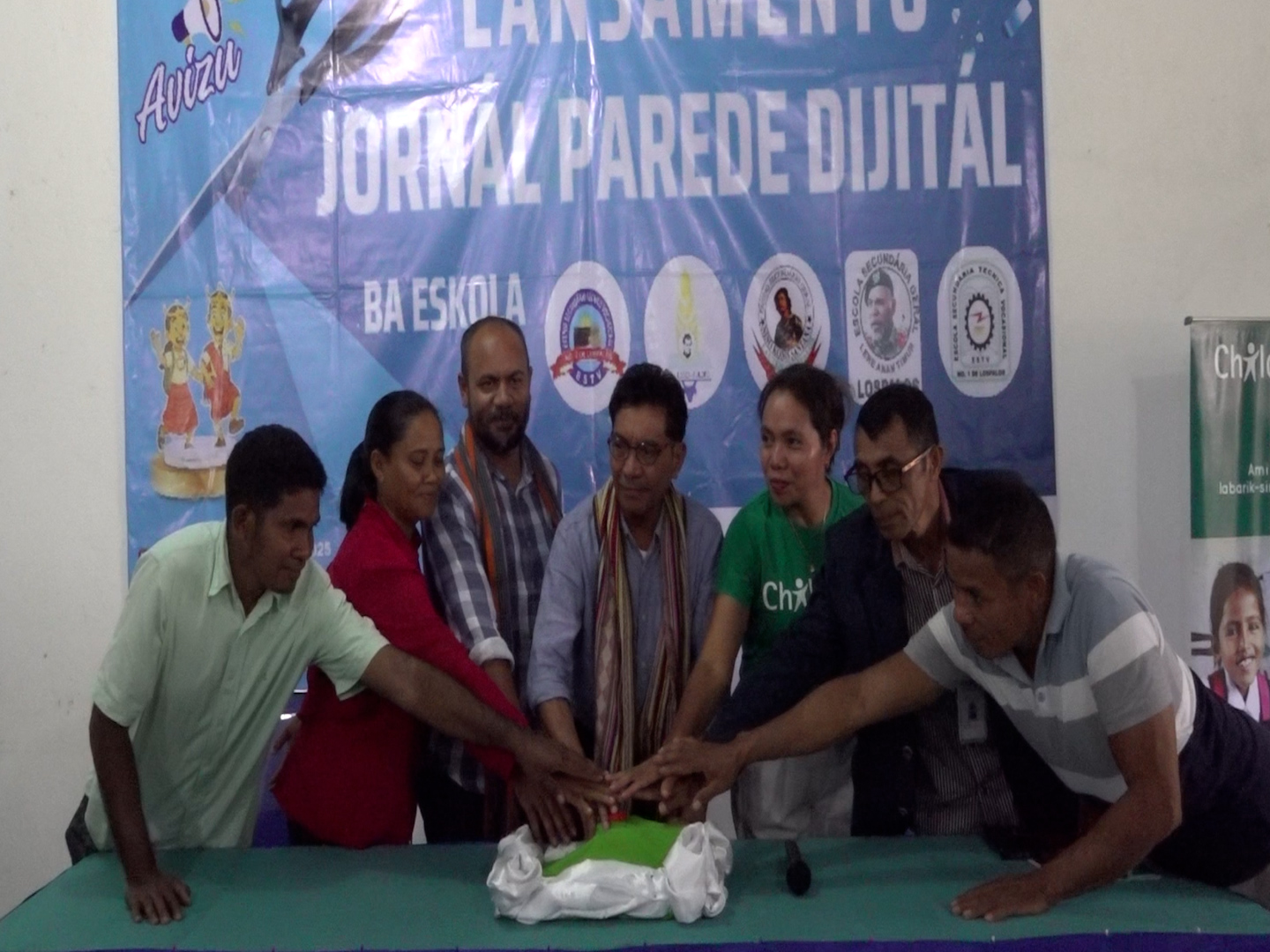 Governu lansa jornál parede dijitál ba Eskola 5 iha munisípiu Lautein