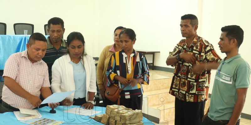 Edukasaun Oekusi aloka rihun $410-resin ba programa merenda eskolár