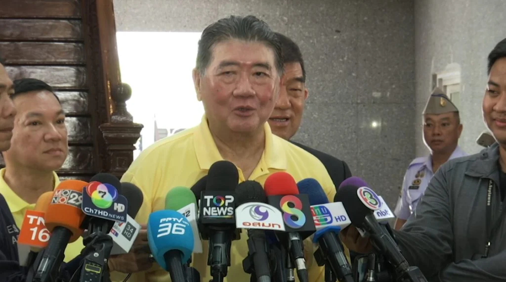 PM Interinu Tailándia simu ho laran-haksolok ho mediasaun Malázia nian