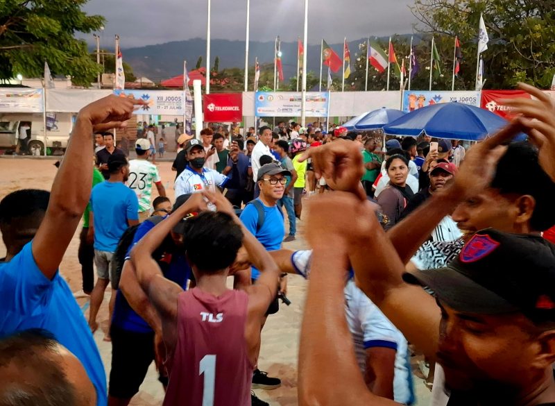“Timór Ha’u Hadomi Ó” harame ambiente finál voleiból iha Lesidere, selebra vitória TL