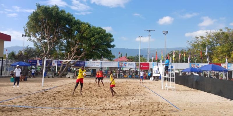 Voleiból praia maskulinu: Mosambike manán kontra Angola 