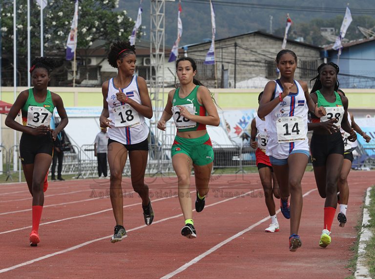 Atleta feto 200 metrus