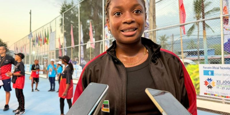 Tenis Kampu: Mosambikana halakon Angolana
