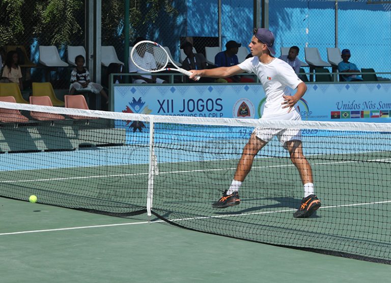Tenis