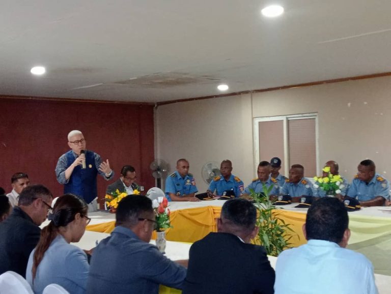 Ministériu Justisa no Autoridade Baukau organiza semináriu kona-ba edukasaun sívika hodi konsensializa sidadaun hakribi violénsia no depozita konfiansa ba sistema Justisa. Imajen TATOLI/Natalino Costa.