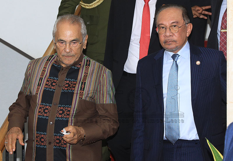 PR Ramos-Horta sei kondekora Anwar Ibrahim ho medalla ‘Grande Colar’